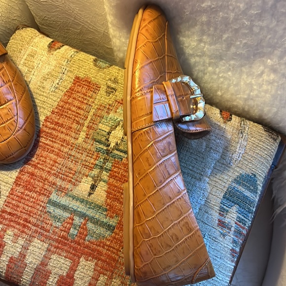 Fit Flop EUC snake embossed flats with gold bamboo buckles. Ladies size 9. - Picture 7 of 10